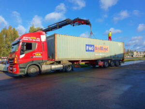 Container-Transport mit Kran Umschlag Bahn Schiff